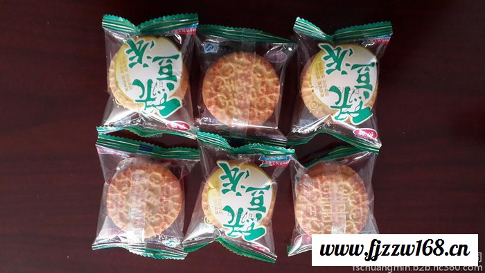 厂家供应 双变频手套 湿巾包装机 胶带 记号笔 航空餐具枕式包装机图2