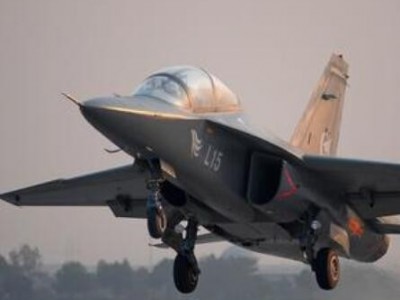 L15（又称“猎鹰”）飞机图3