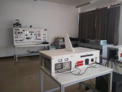 电子基础实训室图2