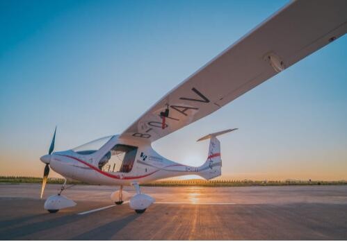 锐翔增程型双座电动轻型运动飞机图2