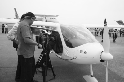 锐翔RX1E双座电动飞机