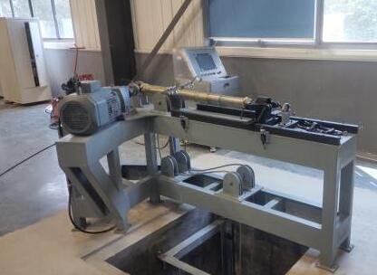 襟翼收放机构试验台图2